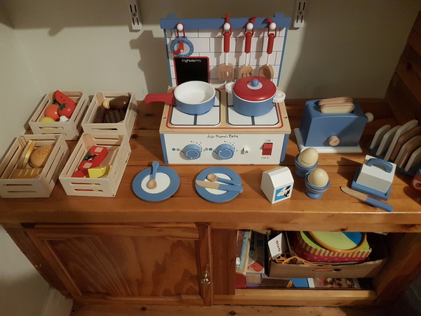Trapped toddler parents:"Where else can you post tuff tray pictures and moan about your husband?"