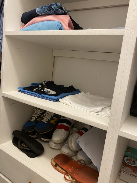Decluttering one item a day thread number 18 – quickly stashing our clutter in charity shops now we can let people back inside our houses