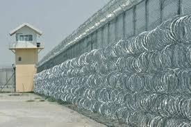 AIBU to put up a fence against neighbours' wishes?