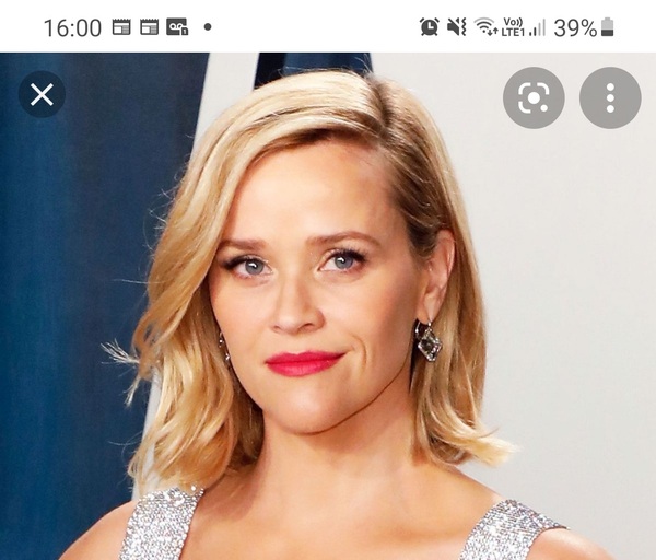 What haircut for fine hair, round face?