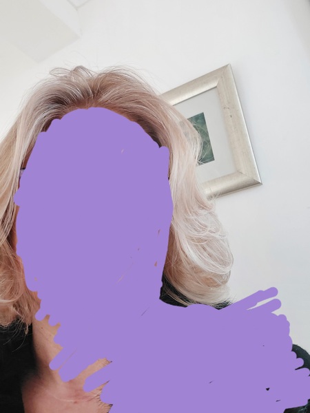 Anyone with some greys dye their hair at home?
