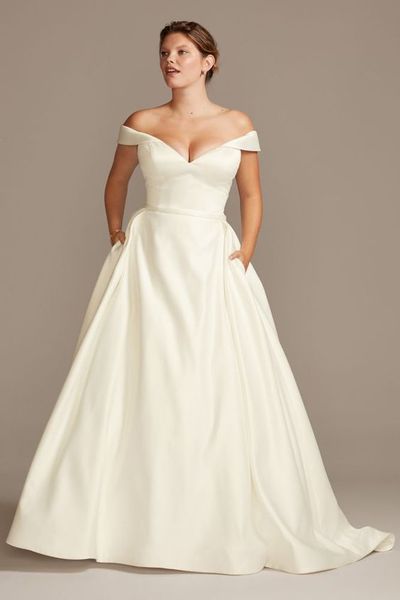 Which jewellery with this wedding dress?
