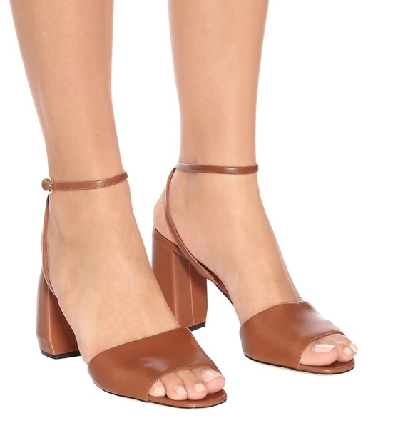 Les Parisiennes des Mamansnet: For the Love of Well Dressed Women in Repose