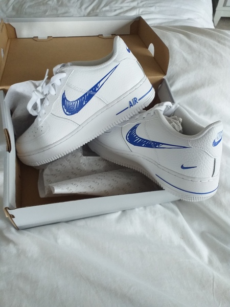 What white trainers are currently "in"?