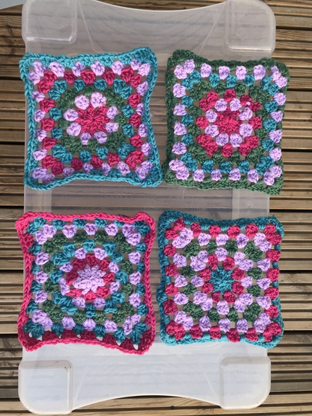 Woolly Hugs. Blankets for wonderful BOF's family, lovely Mumsnetters we need your help.