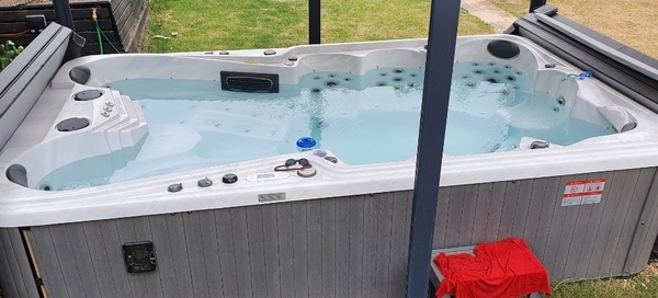 Can I take 14 month old in a hot tub?