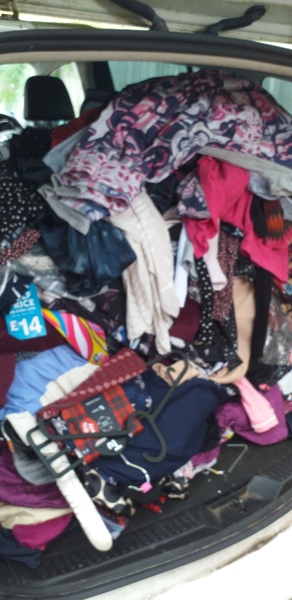 Decluttering one item a day thread number 18 – quickly stashing our clutter in charity shops now we can let people back inside our houses