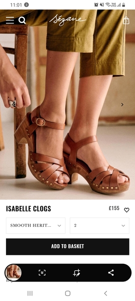 If you have this dress what shoes / sandals are you wearing with it?