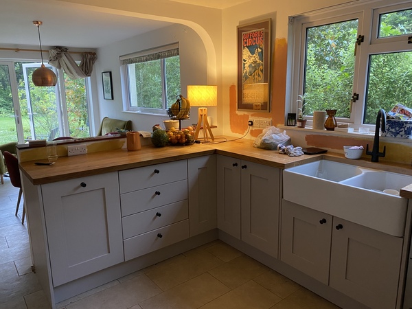 DIY Kitchens Helmsley in Dakar or Dove Grey - HELP!