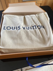 Handbag lovers, indulge me!