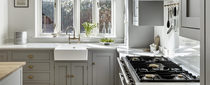 What colour handles for light grey kitchen units?
