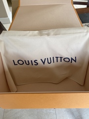 Handbag lovers, indulge me!