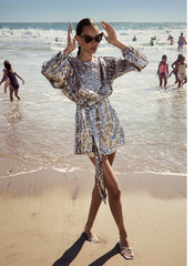 Am I the only person who can't abide that 'stand with one foot forward and heel raised' look?