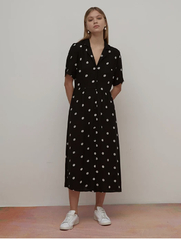 Returning to work: Help needed with office wear!