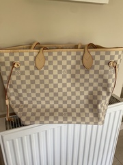 Handbag lovers, indulge me!