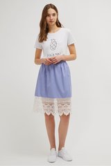 What kind of top would you wear with this skirt?