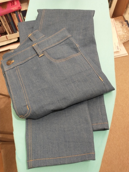 Stitch and bitch thread #3 Sewing is harder than it seams