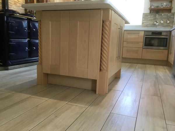 What colours/style would suit this aga?
