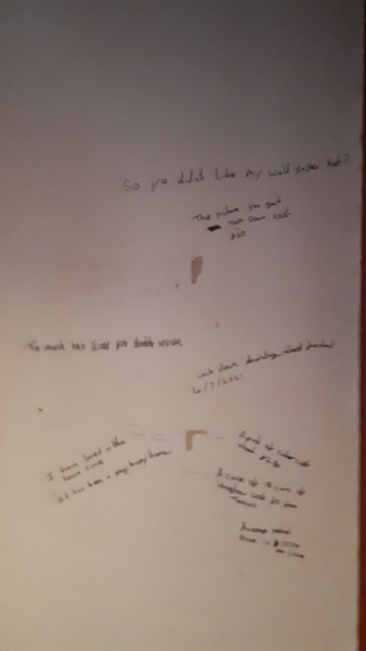 What should I write on my walls ?