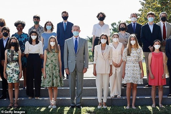 Royal Style - has Kate ditched the skinnies?