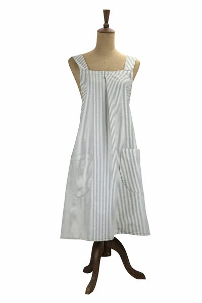 Do you wear an apron when you cook?