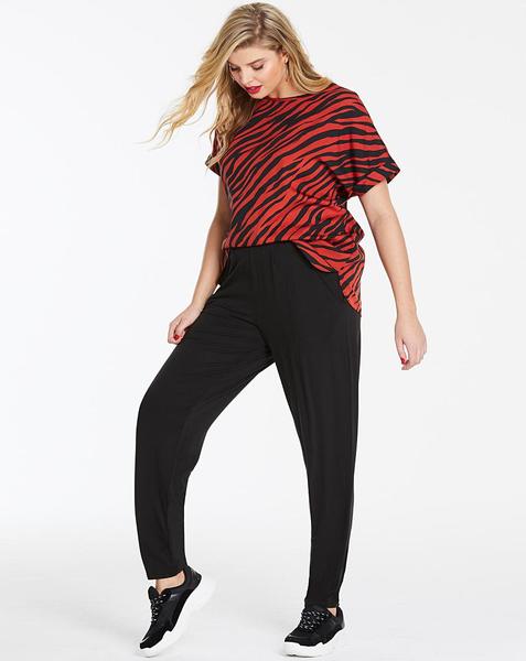 I'm a personal shopper/stylist, send me your requests!