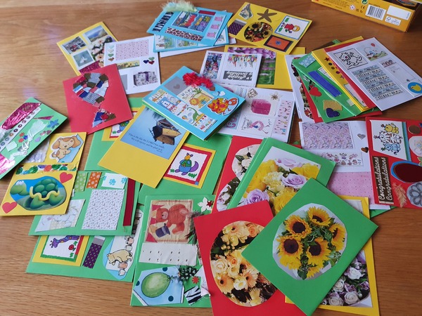 Decluttering one item a day thread number 18 – quickly stashing our clutter in charity shops now we can let people back inside our houses