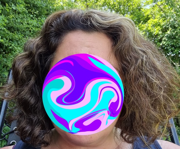What do you use to glue down curly hair frizz?