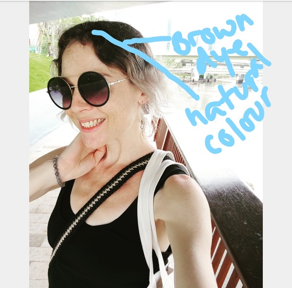 Help me prepare to communicate with my hairdresser in a foreign language, please!