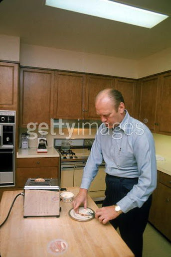Do royal palaces have catering kitchens and normal one?