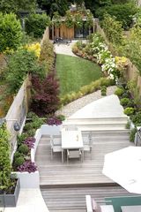 to put a moongate into a narrow back garden?