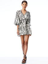 I'm a personal shopper/stylist, send me your requests!