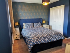 Dark paint colour in bedroom?