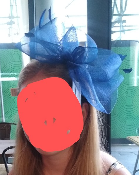 Does this dress need a necklace?