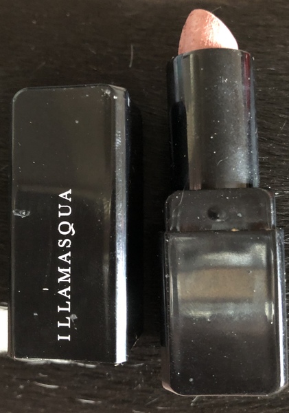 Long lasting lipstick