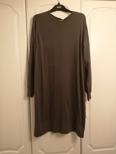 What shoes with this dress?
