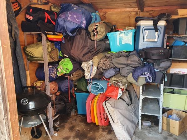 Decluttering one item a day thread number 18 – quickly stashing our clutter in charity shops now we can let people back inside our houses