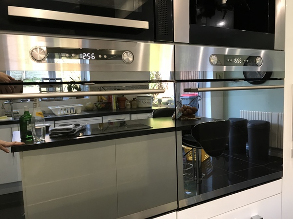 Two ovens in the kitchen ? Plus qooker tap !