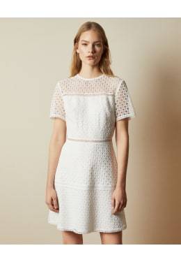 Help! 16 year old DD wedding guest dress! ?