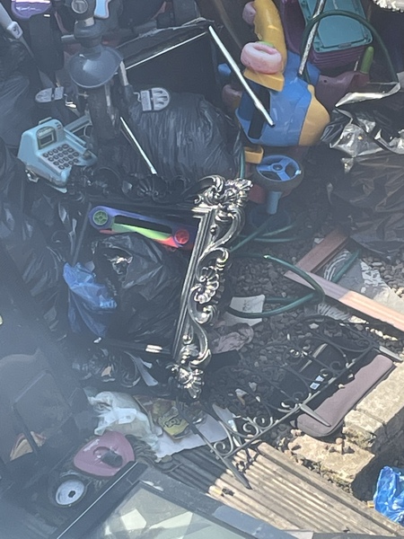 Neighbours rubbish and rats