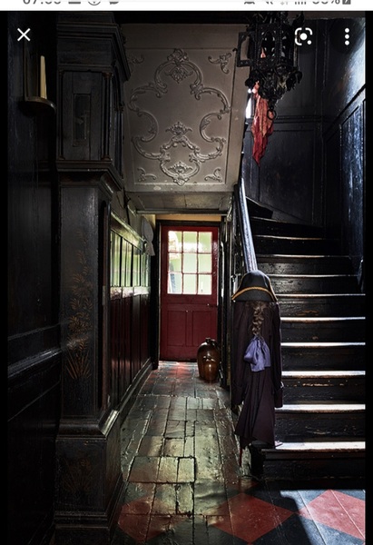Dark decor