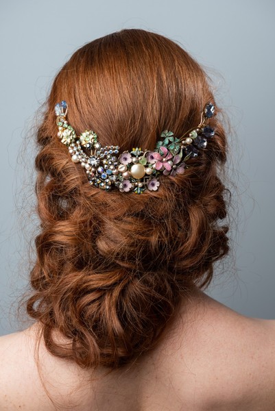 If fascinators are out for weddings what is in?