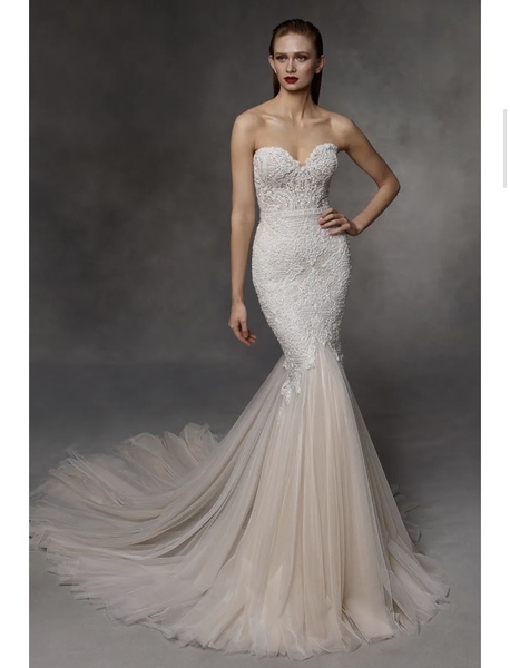 Wedding dresses (I don’t like any)