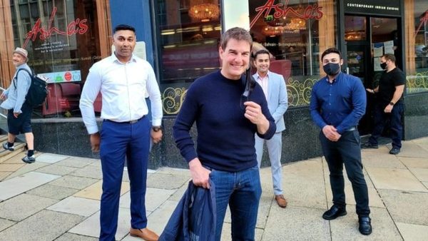 Is Tom Cruise looking very different these days, or is it just an unfortunate photo?