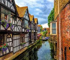 Chocolate box pretty places to live - that are also family friendly, community friendly places?