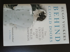 Royal Style - Leti loves a linear look, but Maxima's mantra is more!