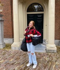 Royal Style - Leti loves a linear look, but Maxima's mantra is more!