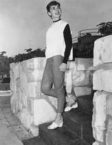 AIBU to think DD isn't fully dressed in leggings & a t-shirt?