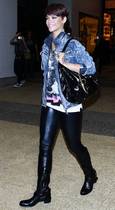 AIBU to think DD isn't fully dressed in leggings & a t-shirt?