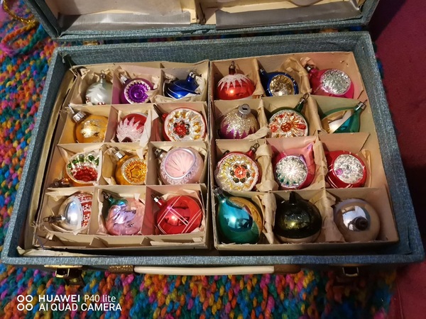 Christmas decoration hunt…